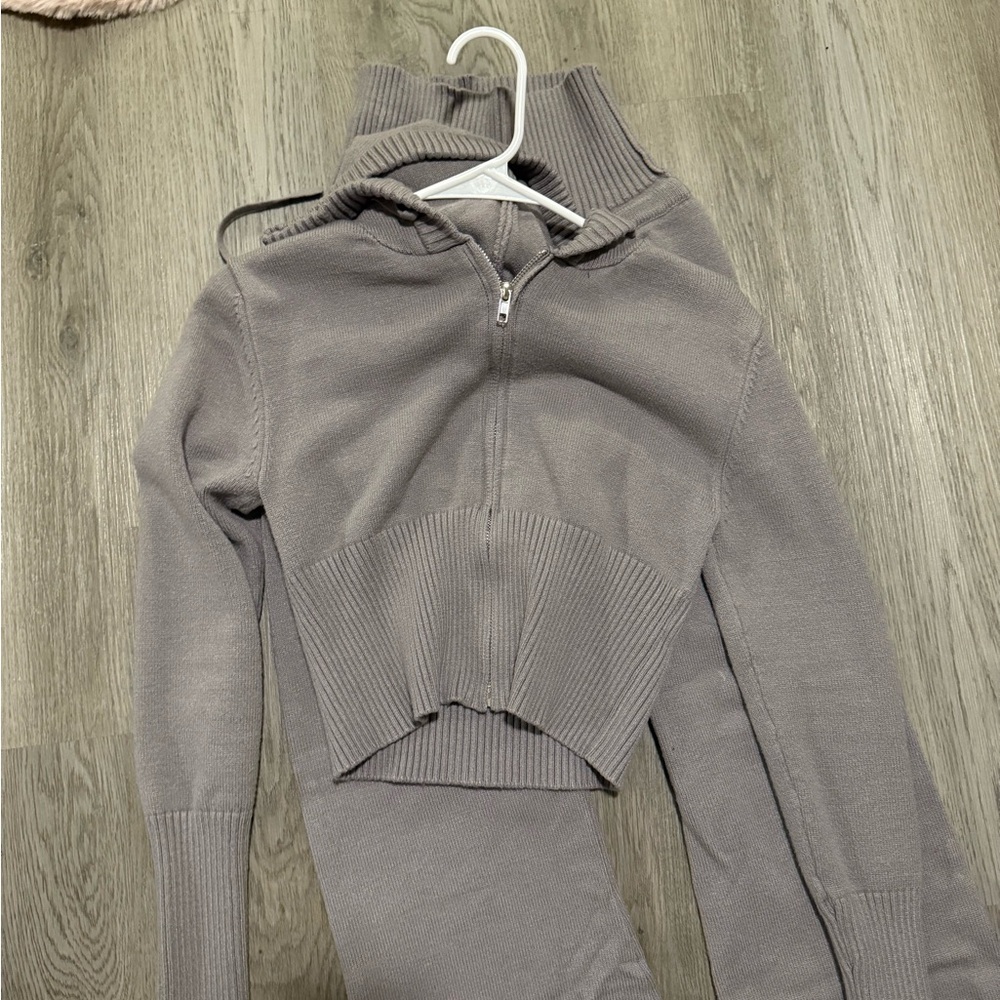 Sweat suit, Cropped jacket, fold over bottom